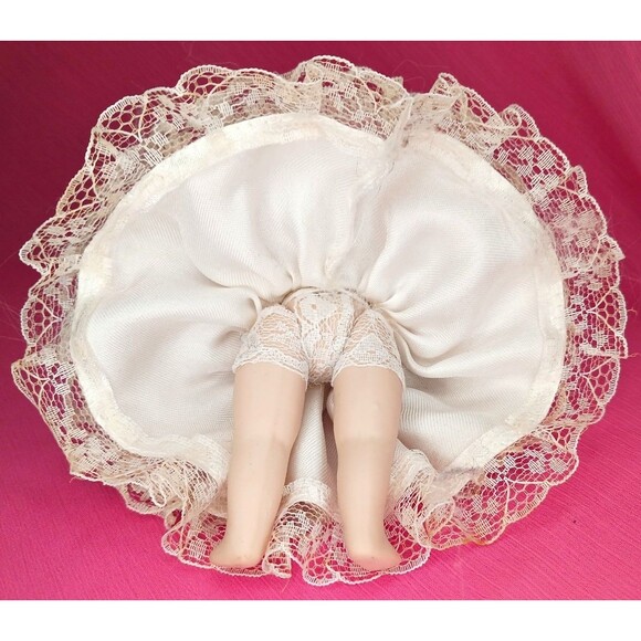 Vintage Porcelain Jointed Doll Ornament Cream Dress Hat Christmas Lace Victorian - Picture 5 of 5